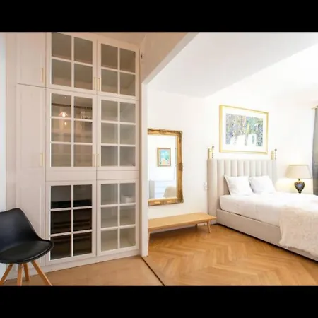Le Grand Bourgeois A Nizza